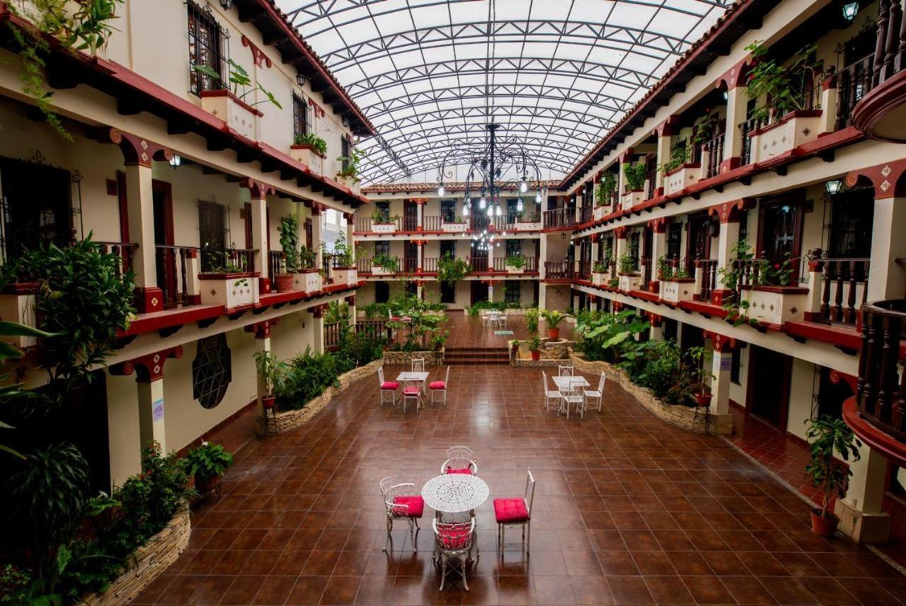 Hotel D'Monica Сан-Кристобаль-де-Ла-Касас Экстерьер фото