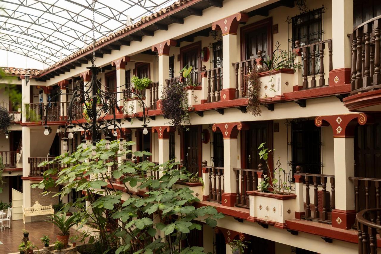 Hotel D'Monica Сан-Кристобаль-де-Ла-Касас Экстерьер фото