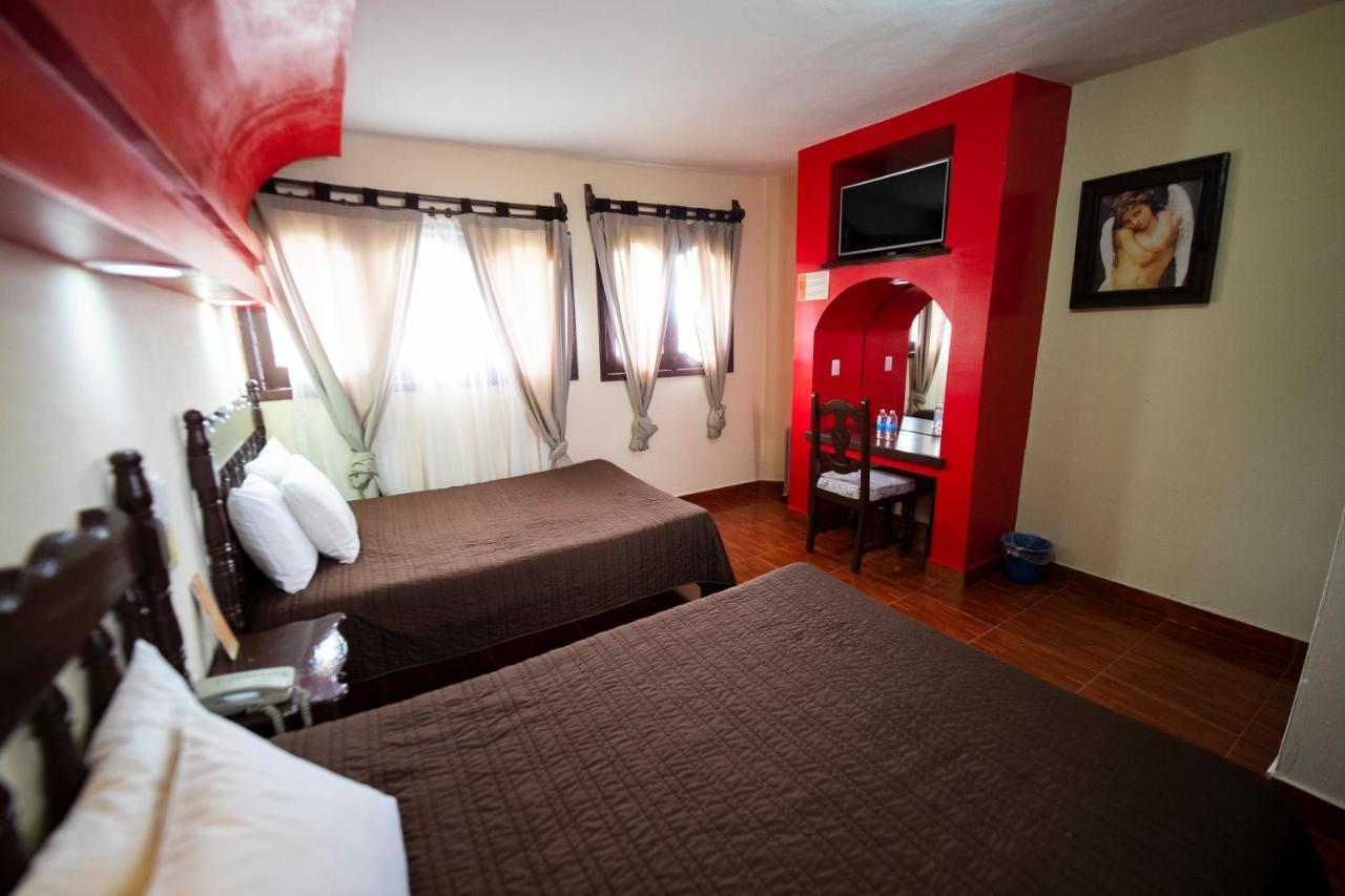 Hotel D'Monica Сан-Кристобаль-де-Ла-Касас Экстерьер фото