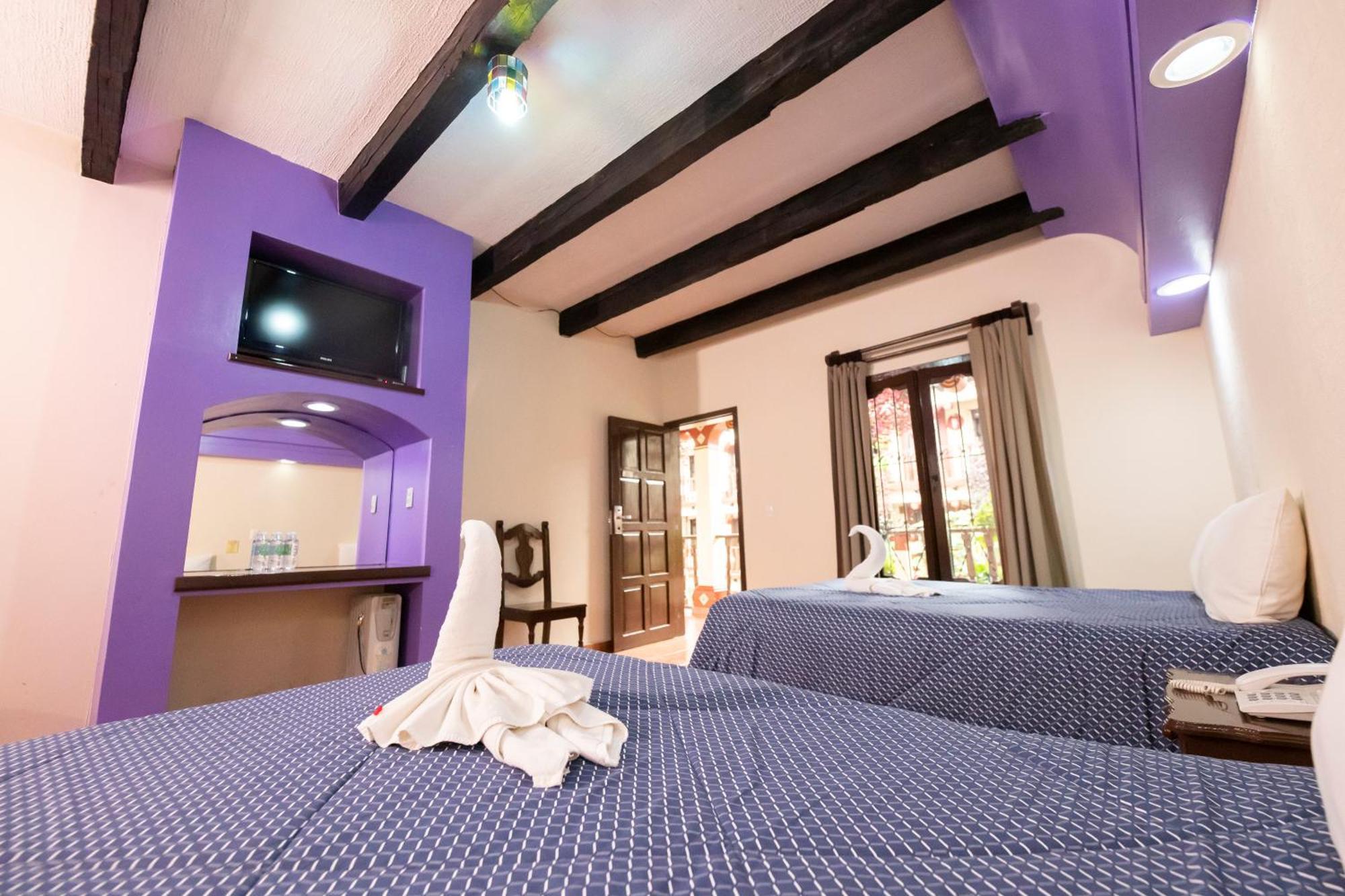 Hotel D'Monica Сан-Кристобаль-де-Ла-Касас Экстерьер фото